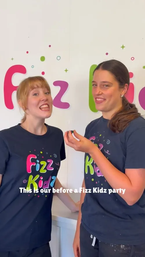 Before a Fizz Kidz party:
✨ calm
✨ organised
✨ hosts looking fresh and sparkle-free

After a Fizz Kidz party:
✨ glitter in places we’ll be finding next week
✨ voices slightly louder
✨ hosts running purely on adrenaline and party vibes

Our hosts don’t just supervise. They hype the shy kids, calm the chaos, fix the wobbly slime, tie the aprons, turn nervous energy into confidence and somehow keep the whole room buzzing.

It’s not just party chaos, it’s confidence-building chaos. And honestly? They’re very good at it 💖🎉