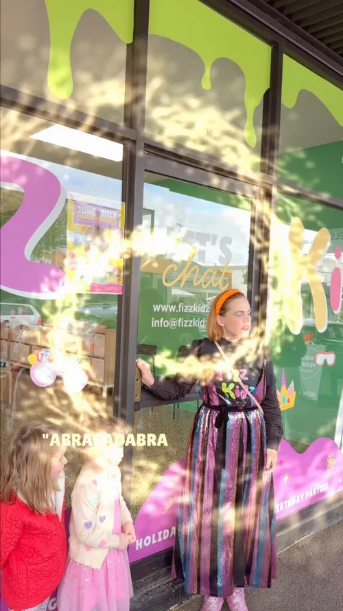Ever wondered what happens behind the doors at Fizz Kidz?

Spoiler: it all starts with a little magic!!