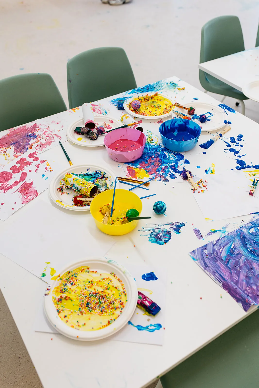 Child enjoying a science activity during a Fizz Kidz session