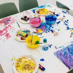 Child enjoying a science activity during a Fizz Kidz session